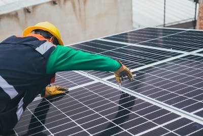 Énergie renouvelable : solutions innovantes pour votre habitat